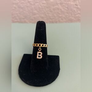 Boutique!🦋 Custom Gold B Ring!